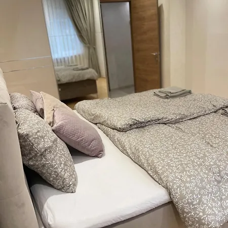 Emlex Stylish In The Heart Of