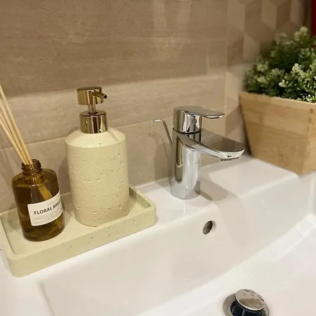 Emlex Stylish In The Heart Of